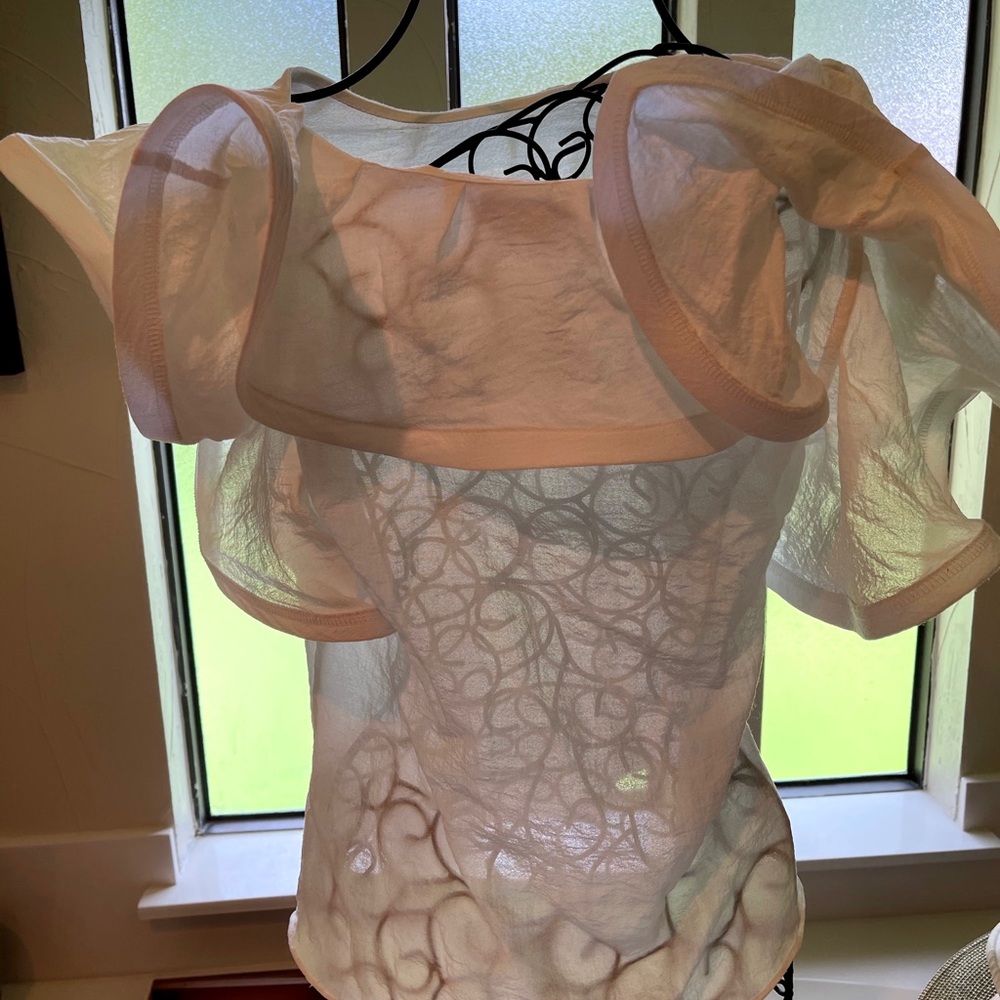 White Top With Beautiful Flutter Collar - image 1